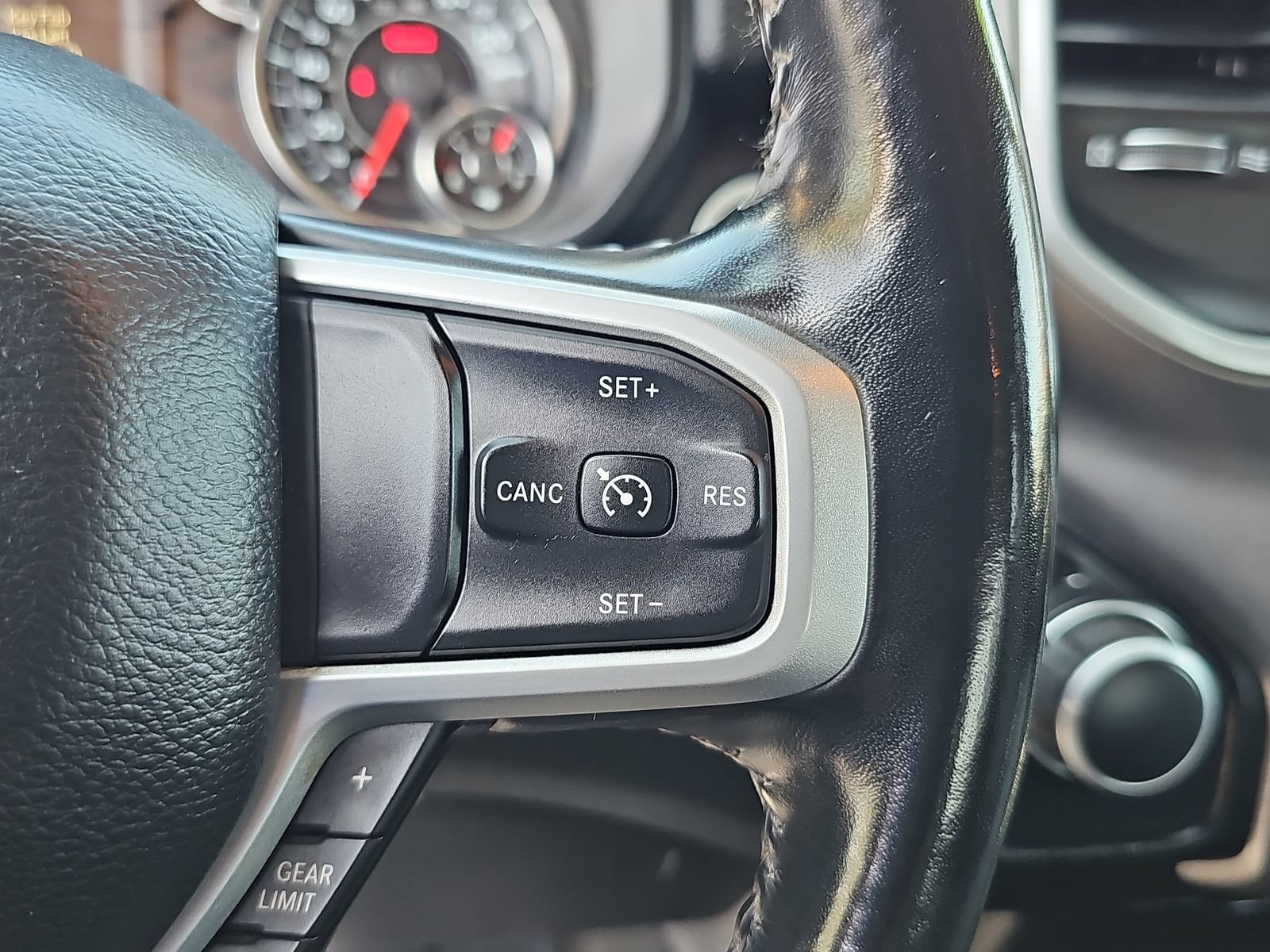 Used 2020 RAM 1500 Big Horn AWD/4WD image 18
