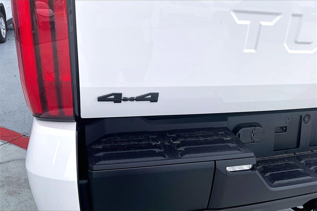 New 2026 Toyota Tundra SR image 6