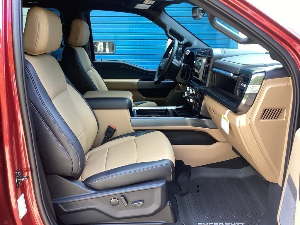 New 2025 Ford F250 Lariat w/ Black Appearance Package image 33