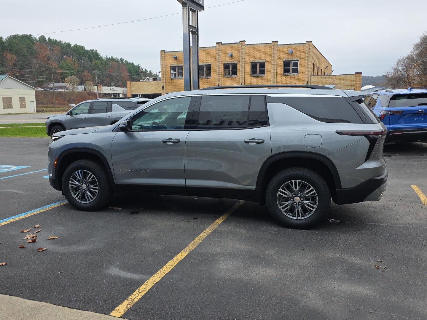 New 2026 Chevrolet Traverse LT image 9