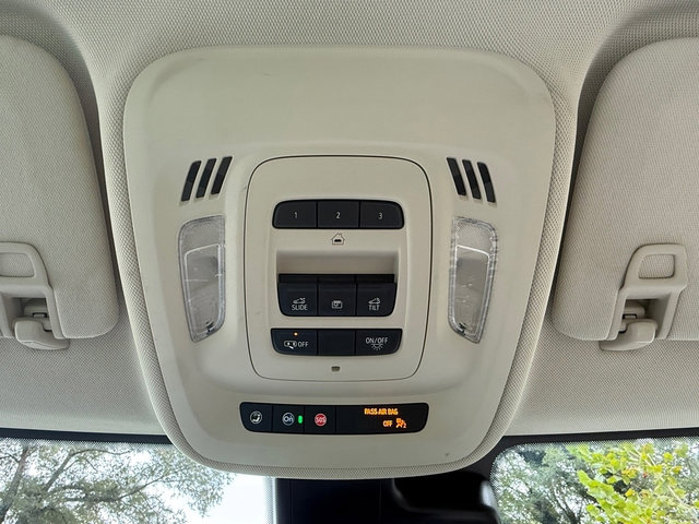 Used 2022 Buick Envision Avenir w/ Technology Package II image 33