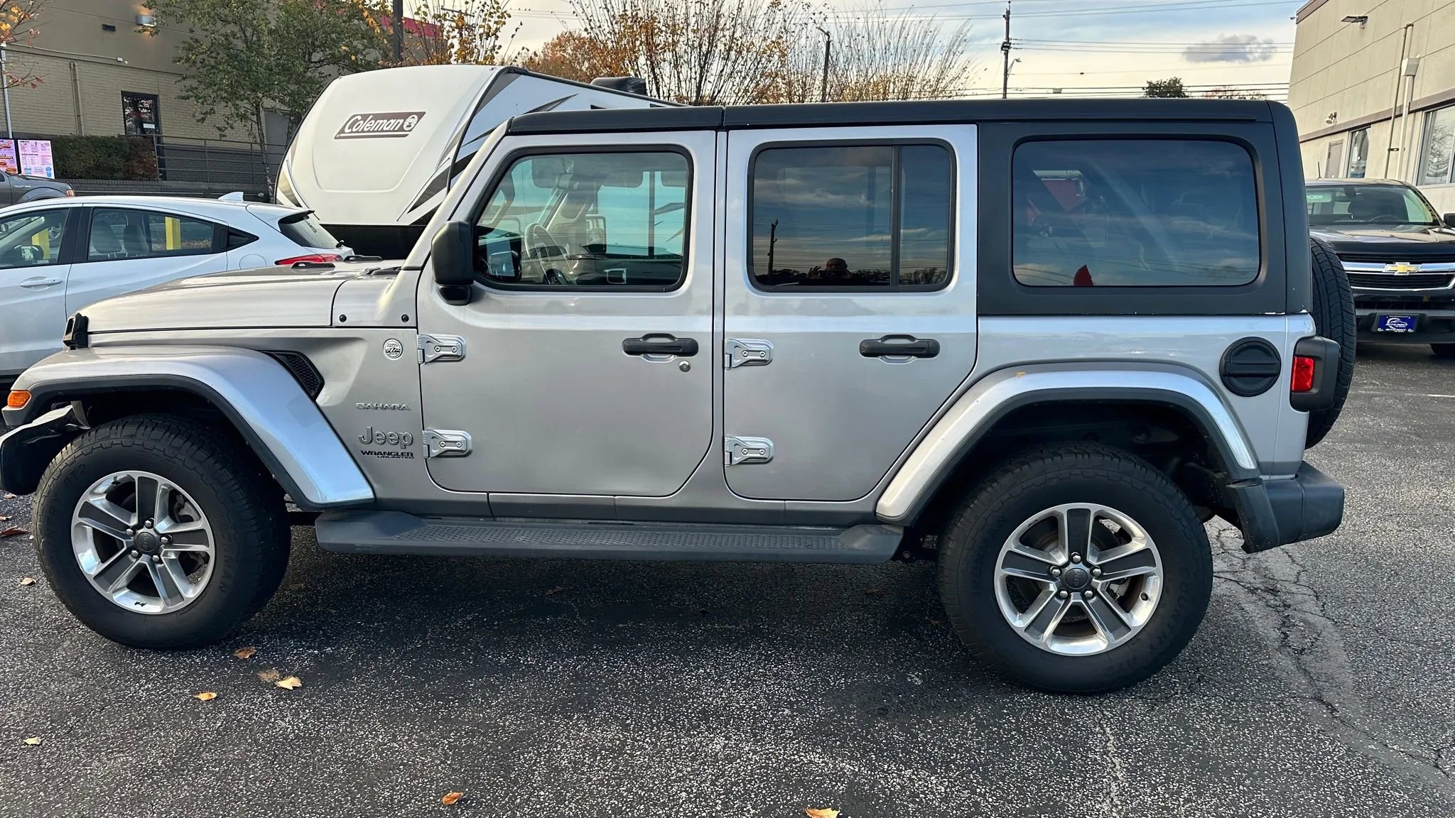 Used 2020 Jeep Wrangler Unlimited Sahara image 10
