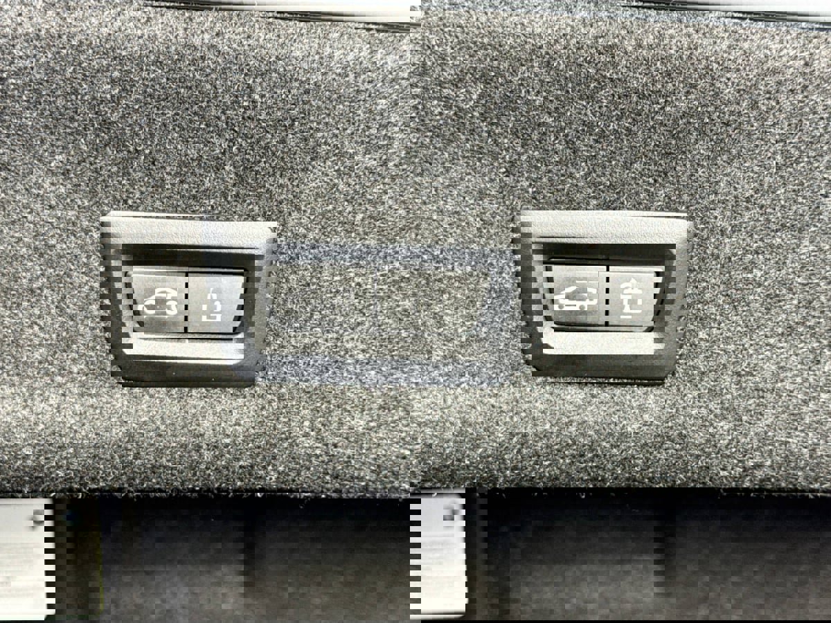 Used 2023 BMW M3 Competition w/ Executive Package image 35