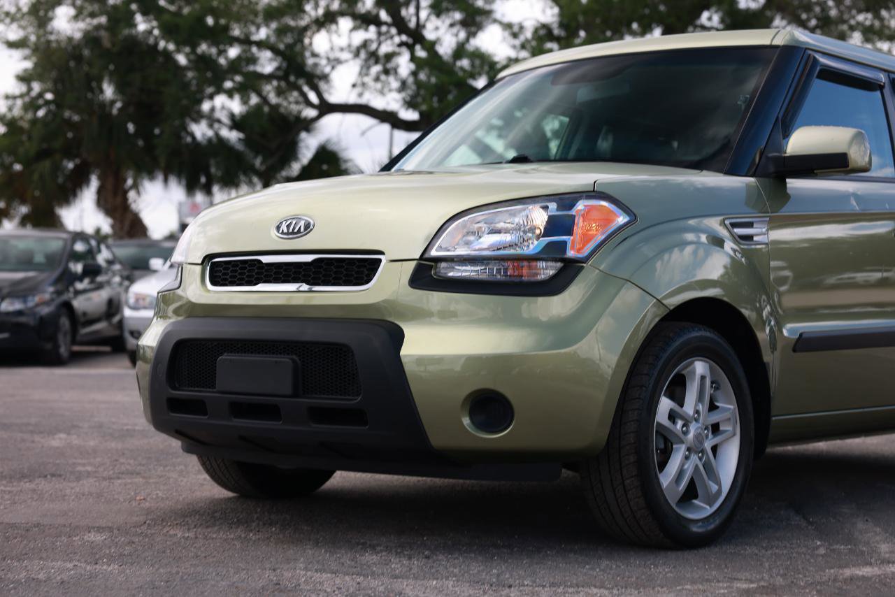 Used 2011 Kia Soul + FWD image 25