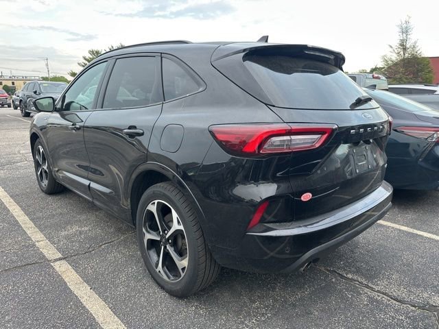 Used 2023 Ford Escape ST-Line Elite AWD/4WD image 4