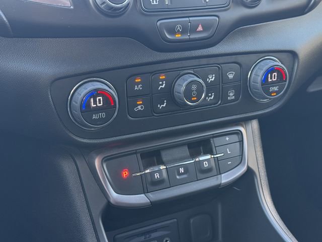 Used 2024 GMC Terrain AT4 image 28