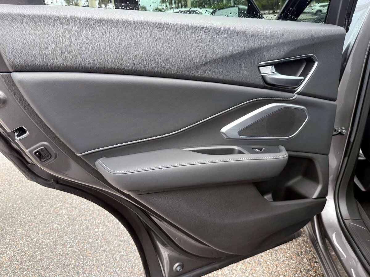 Used 2026 Acura RDX SH-AWD image 11