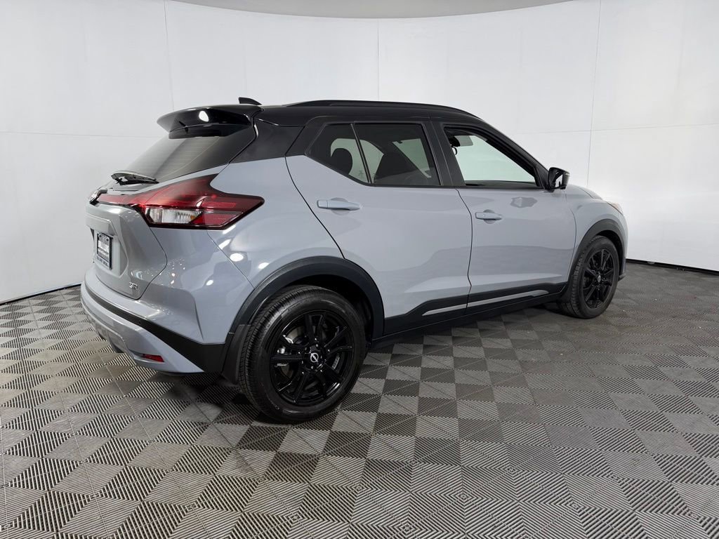 Used 2022 Nissan Kicks SR FWD image 8