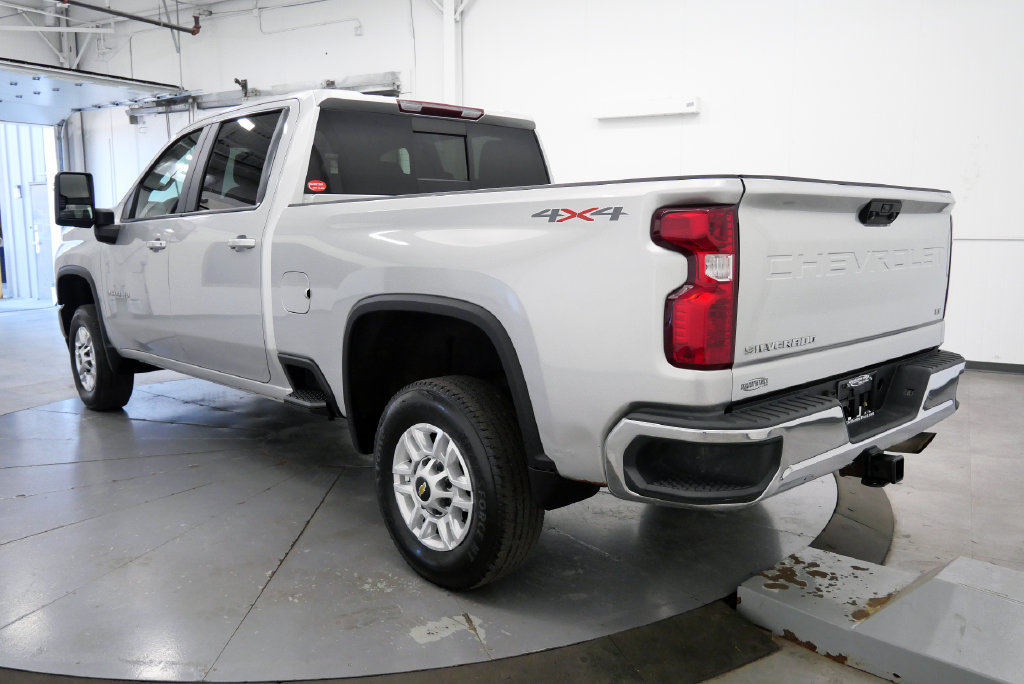 Used 2022 Chevrolet Silverado 2500 LT w/ Convenience Package AWD/4WD image 6