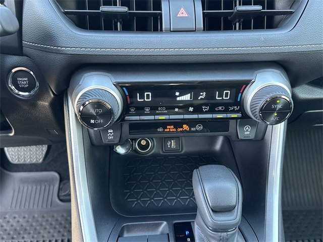 Used 2025 Toyota RAV4 XLE image 31