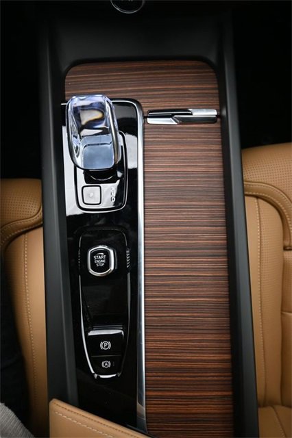 New 2026 Volvo V60 B5 Cross Country Ultra w/ Protection Package Premier image 10