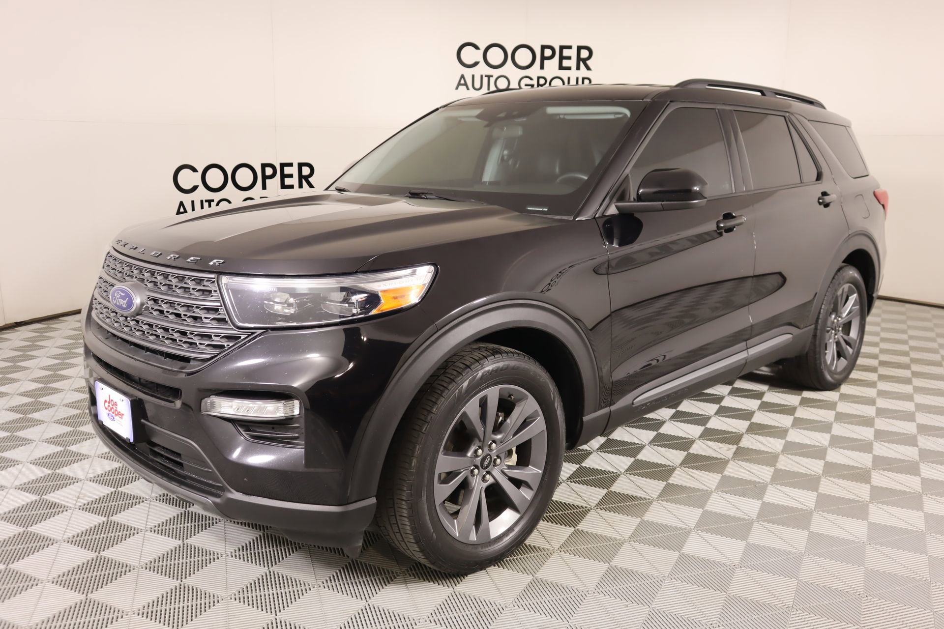 Used 2023 Ford Explorer XLT w/ Equipment Group 202A image 11