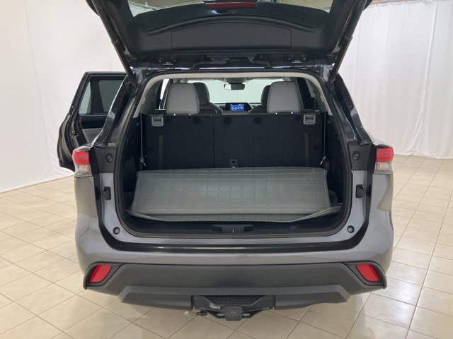 Used 2020 Toyota Highlander XLE image 24