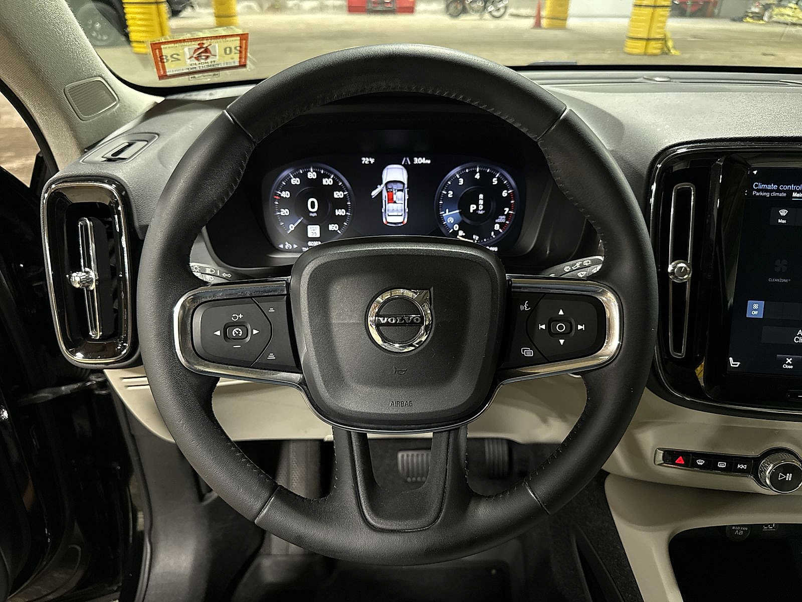 Used 2019 Volvo XC40 T4 Momentum FWD image 18