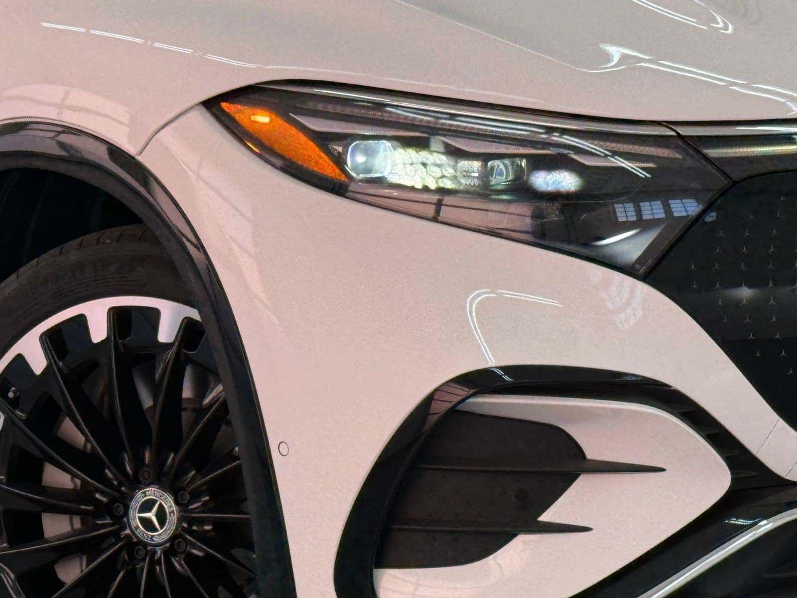 New 2027 Mercedes-Benz EQS 400 4MATIC SUV image 10
