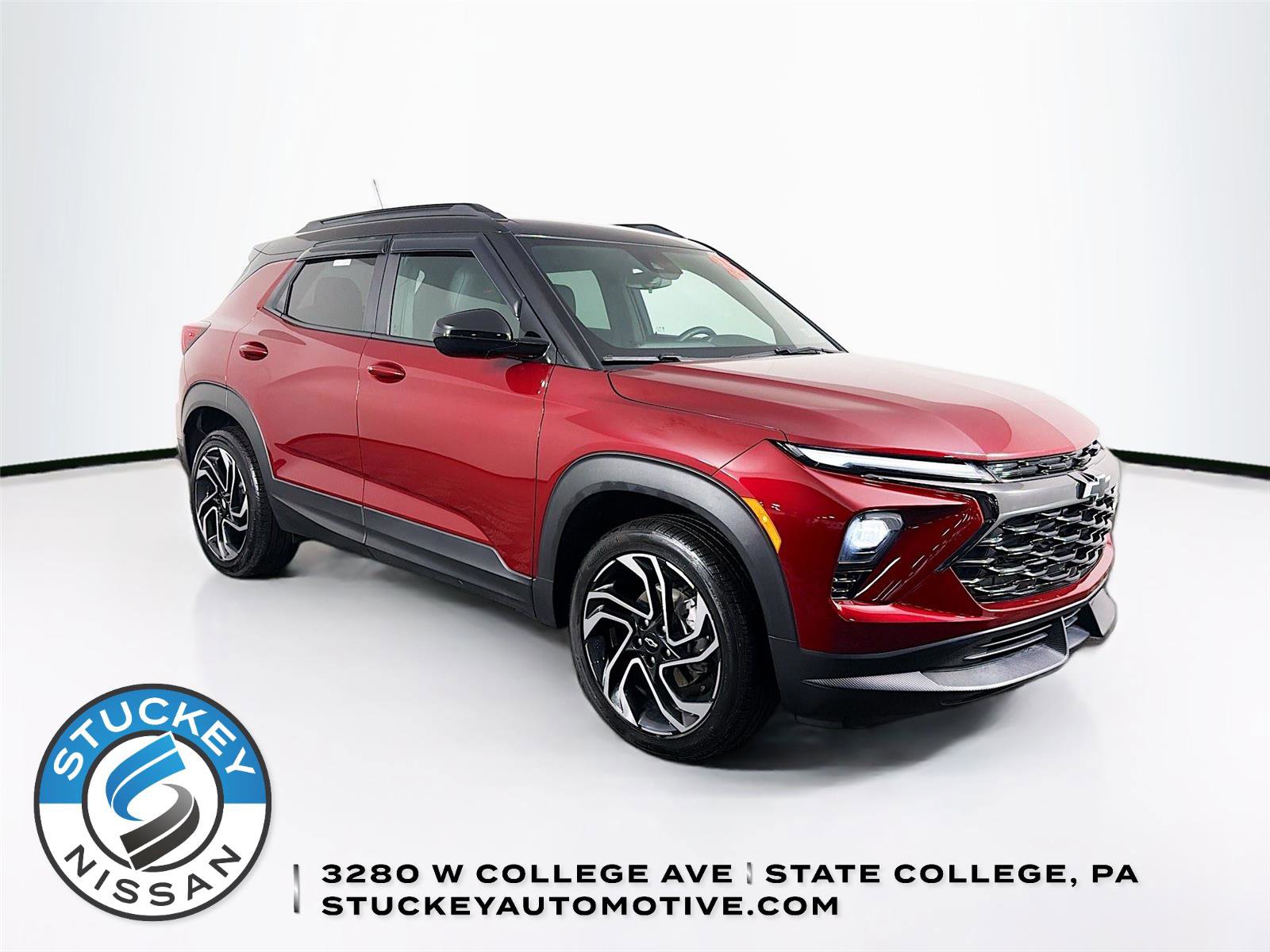 Used 2025 Chevrolet TrailBlazer RS w/ Driver Confidence Package AWD/4WD image 1