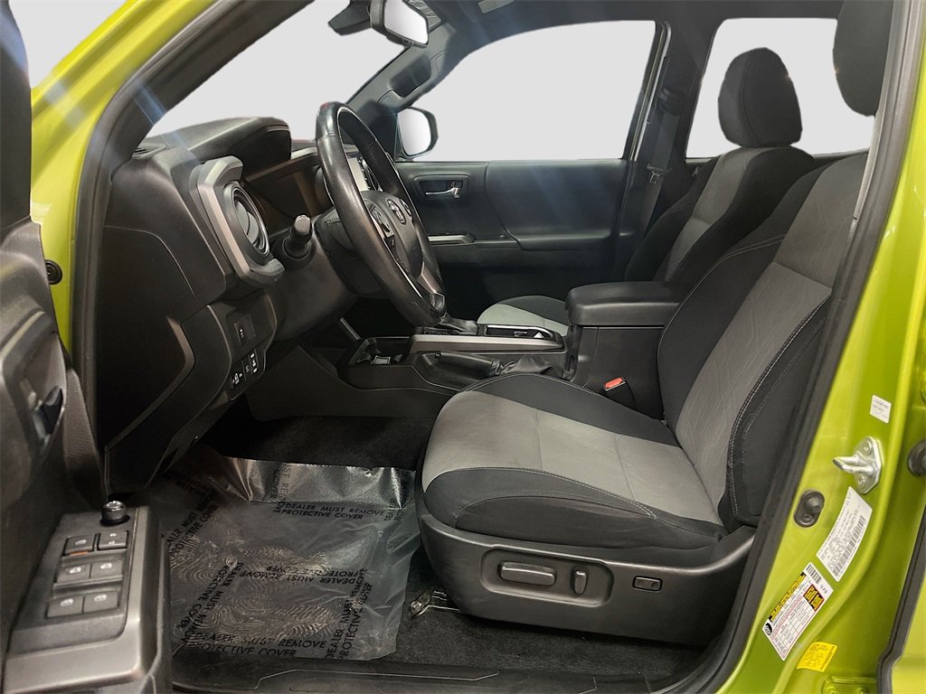 Used 2023 Toyota Tacoma TRD Off-Road image 19