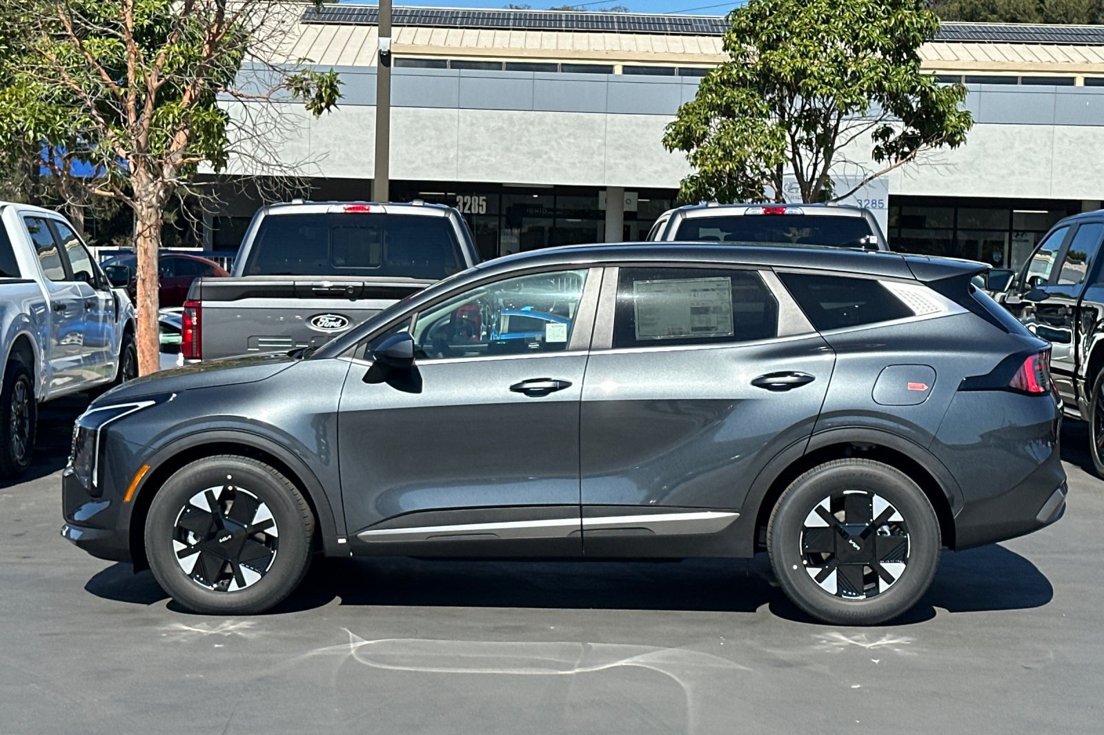 New 2027 Kia Sportage LX FWD image 7