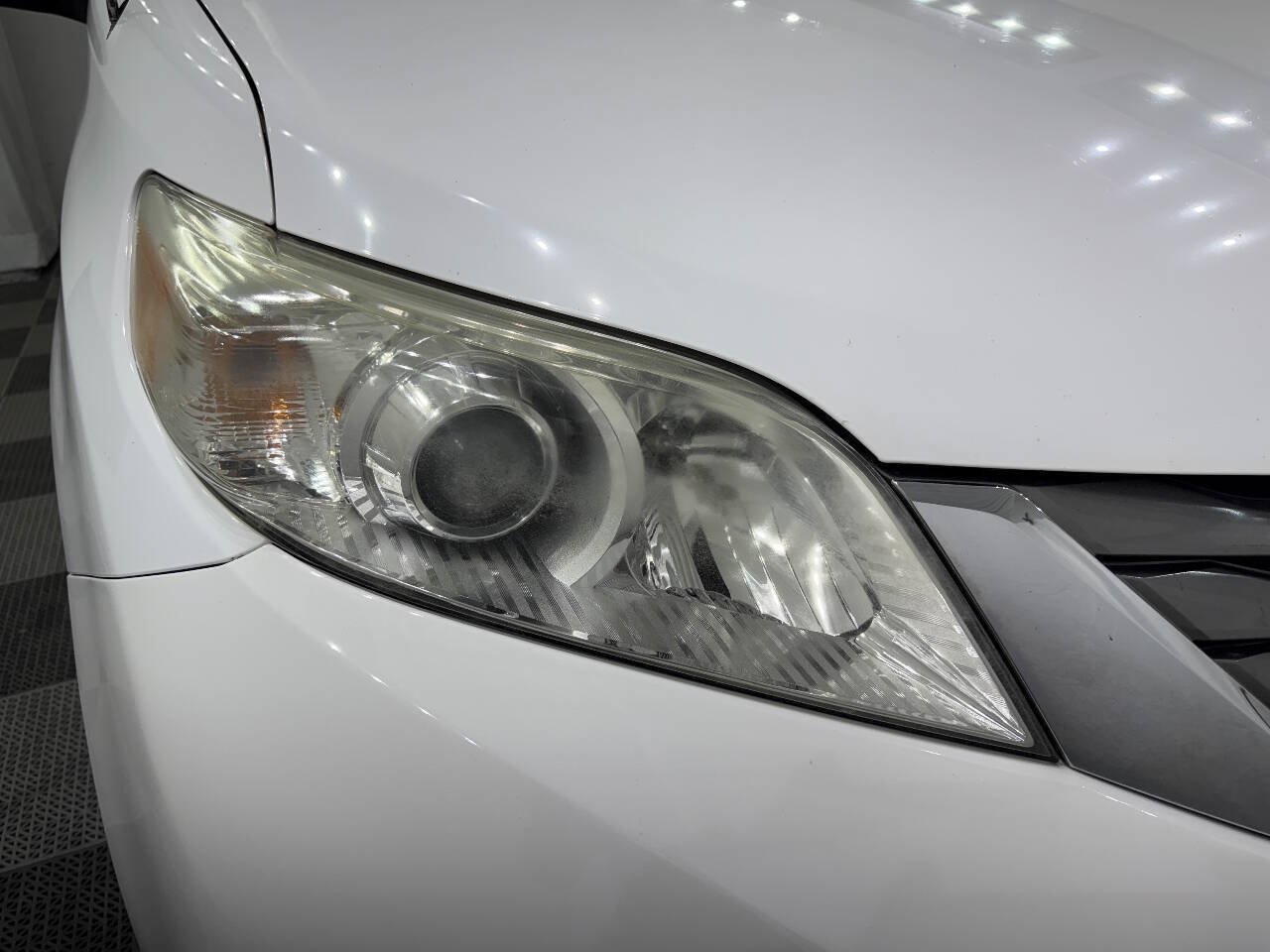 Used 2011 Toyota Sienna XLE FWD image 31