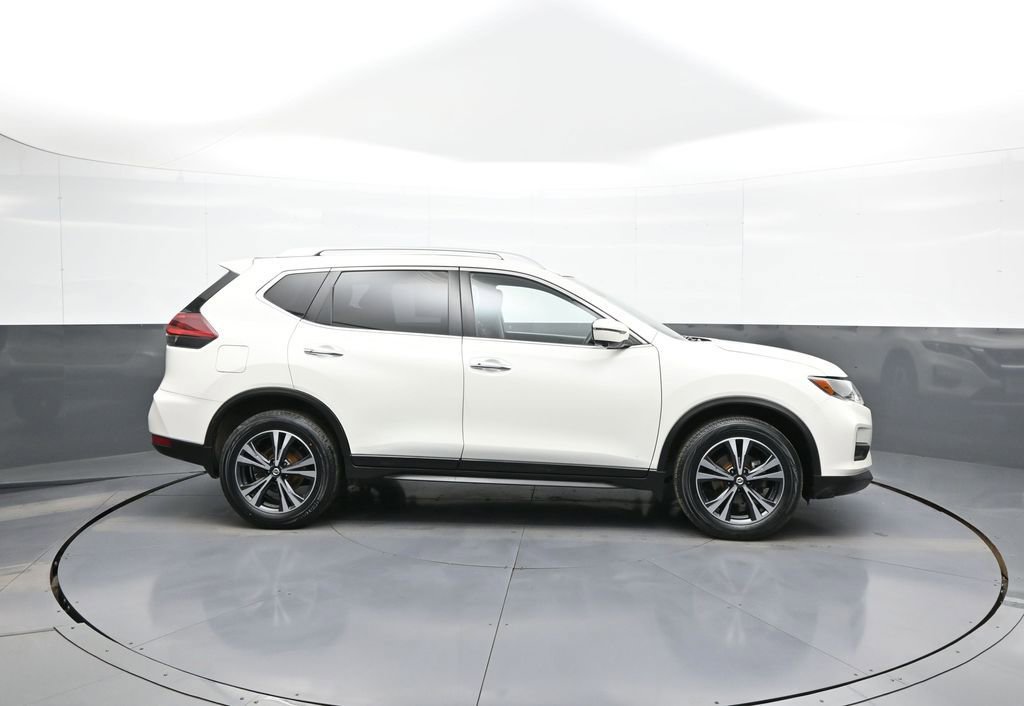 Used 2019 Nissan Rogue SV w/ Premium Package image 5