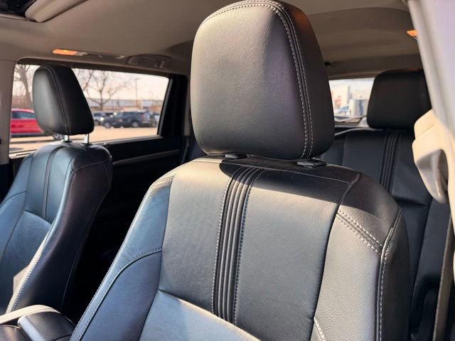 Used 2018 Toyota Highlander SE image 11