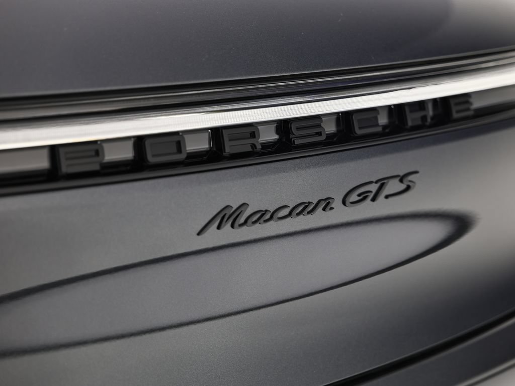 New 2026 Porsche Macan GTS AWD/4WD image 14