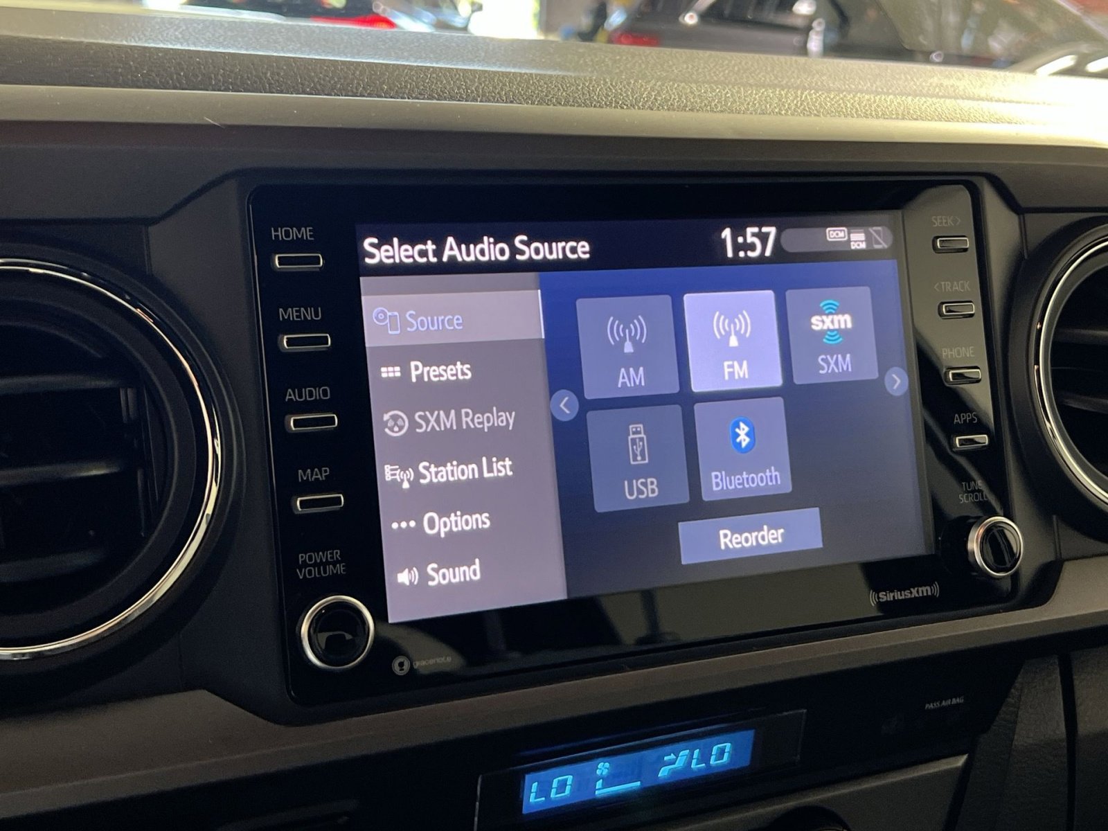 Used 2022 Toyota Tacoma TRD Sport w/ Technology Package AWD/4WD image 19