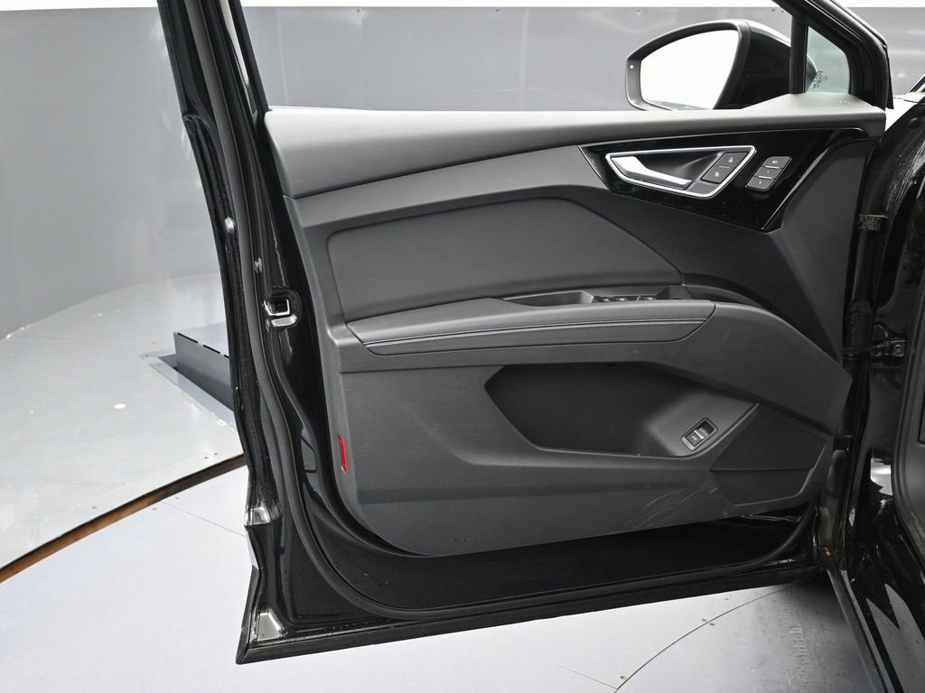 Used 2023 Audi Q4 e-tron Premium w/ Convenience Package image 39