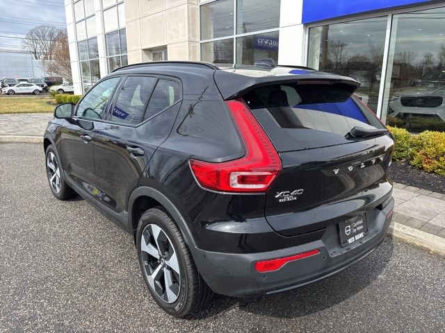 Used 2025 Volvo XC40 B5 Plus image 3