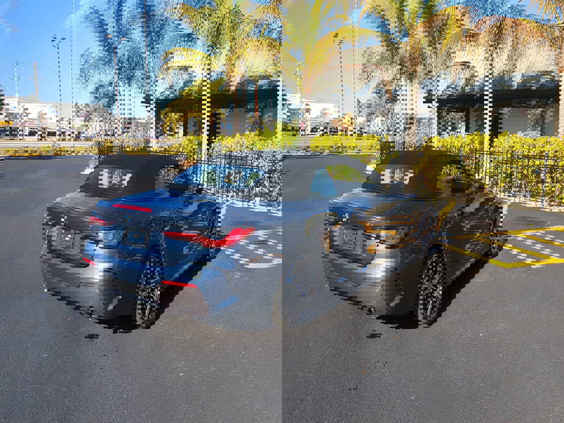 Used 2023 BMW 430i xDrive Convertible w/ M Sport Package image 6