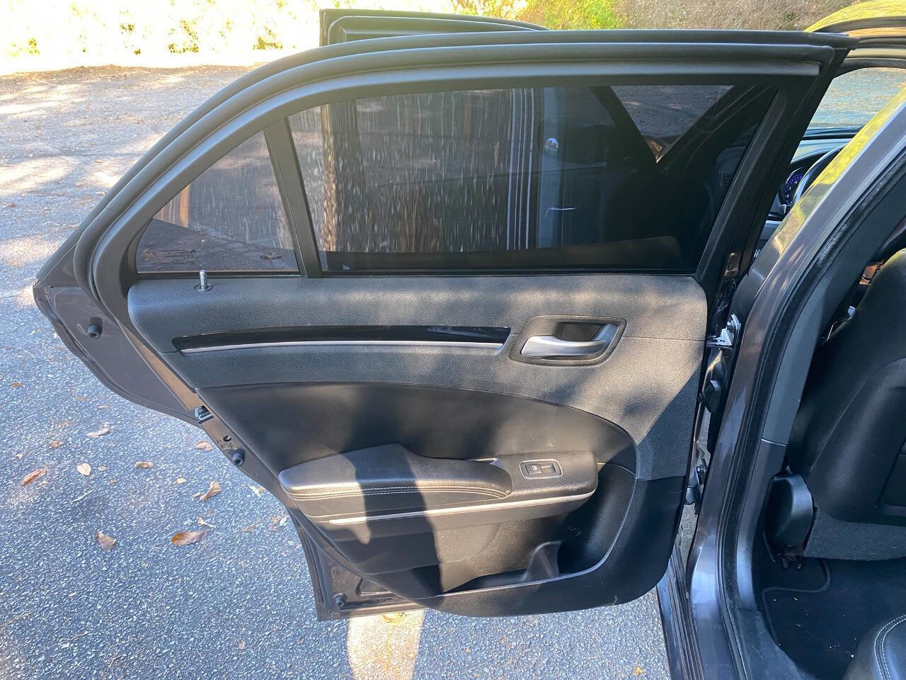 Used 2019 Chrysler 300 S image 44