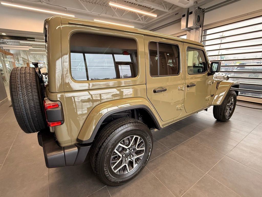 Used 2026 Jeep Wrangler Sahara AWD/4WD image 9
