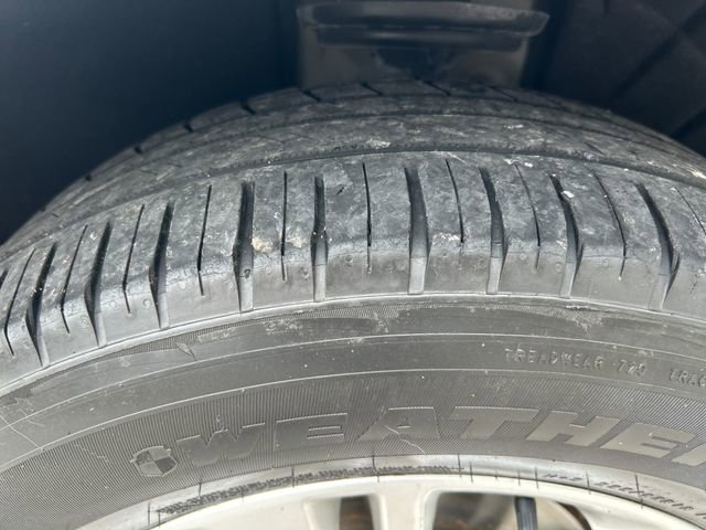 Used 2019 Buick Enclave Essence FWD image 27