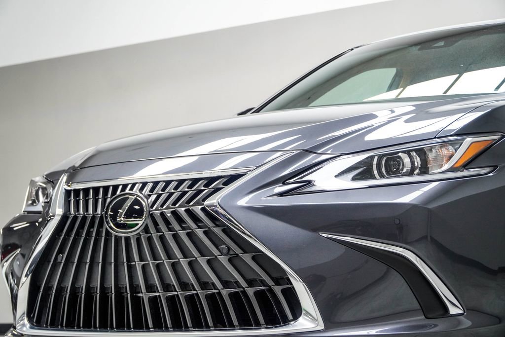 Used 2025 Lexus ES 350 w/ Premium Package FWD image 2