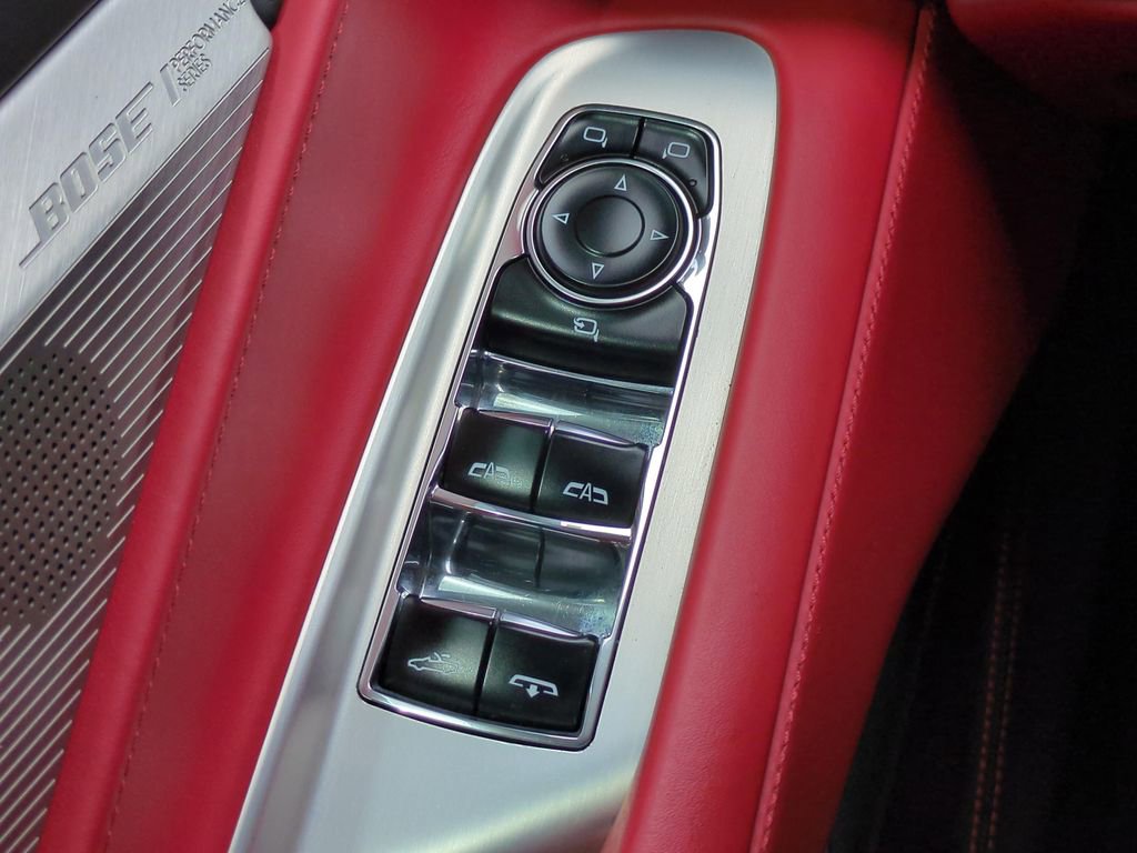 Used 2021 Chevrolet Corvette Stingray Premium Conv w/ Z51 Performance Package RWD image 11