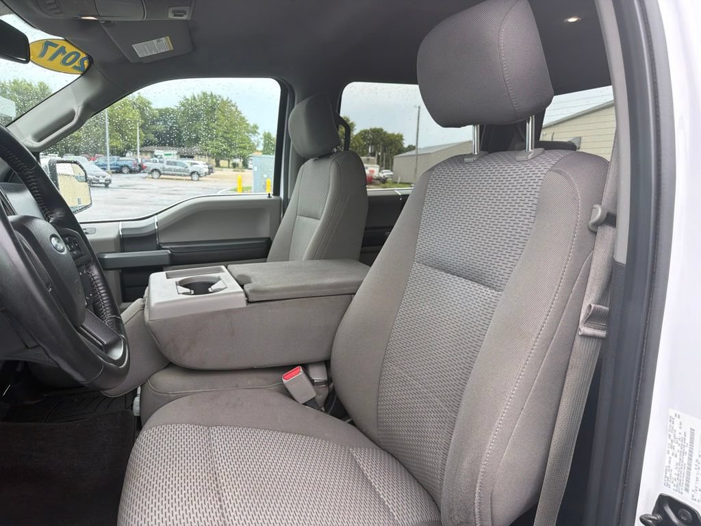 Used 2017 Ford F150 XLT w/ Equipment Group 302A Luxury AWD/4WD image 11