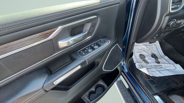 Used 2019 RAM 1500 Laramie AWD/4WD image 10