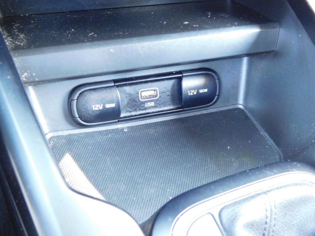 Used 2025 Kia Soul LX w/ LX Technology Package FWD image 34