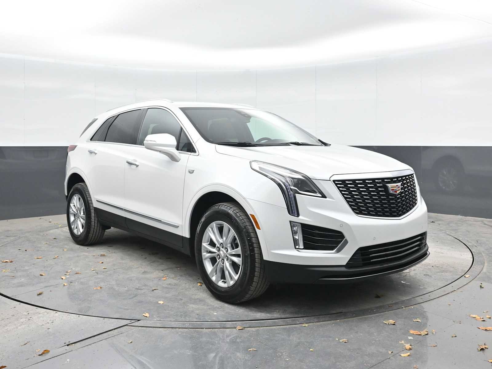 Used 2025 Cadillac XT5 Luxury w/ LPO, Floor Liner Package image 6
