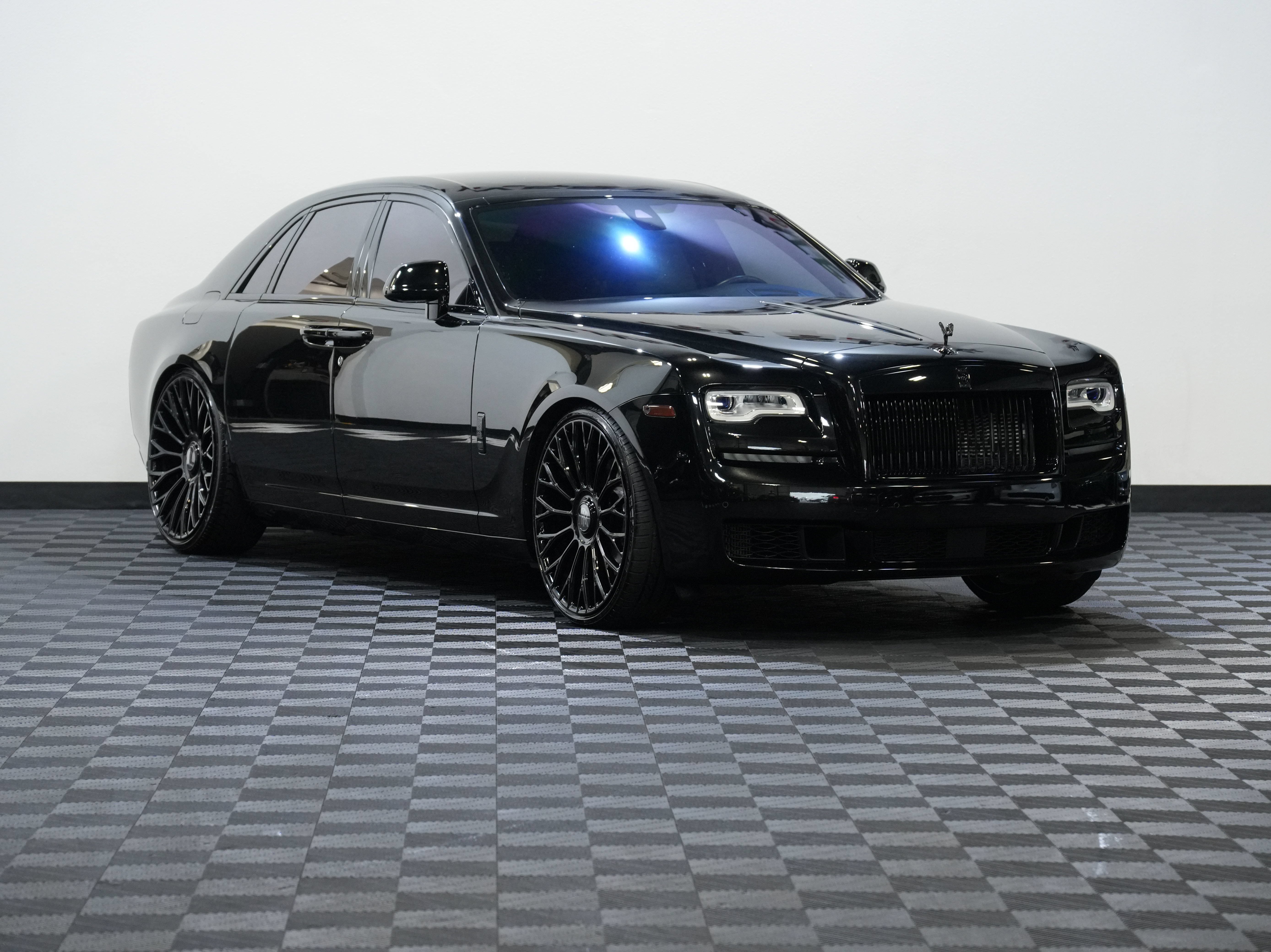 Used 2020 Rolls-Royce Ghost RWD image 5