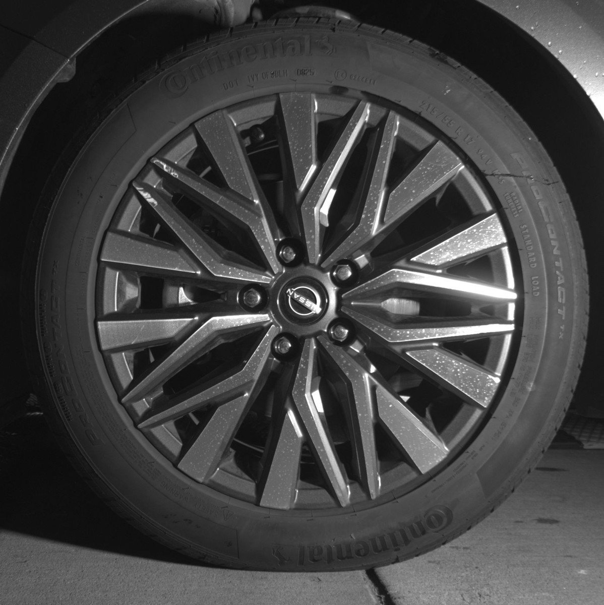 Used 2025 Nissan Altima 2.5 SV FWD image 12