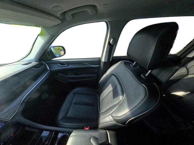 Used 2023 Jeep Grand Cherokee L Limited w/ Black Appearance Package AWD/4WD image 39