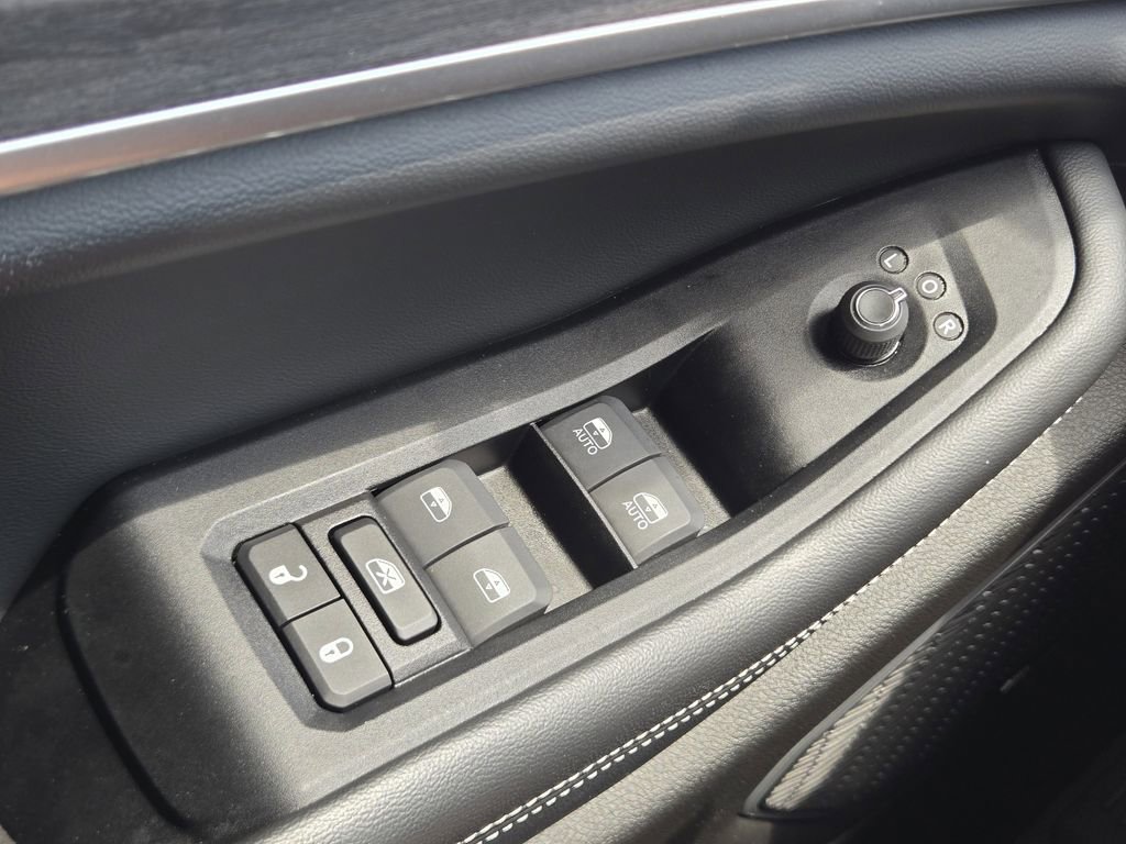 Used 2024 Jeep Grand Cherokee L Limited w/ Black Appearance Package RWD image 32