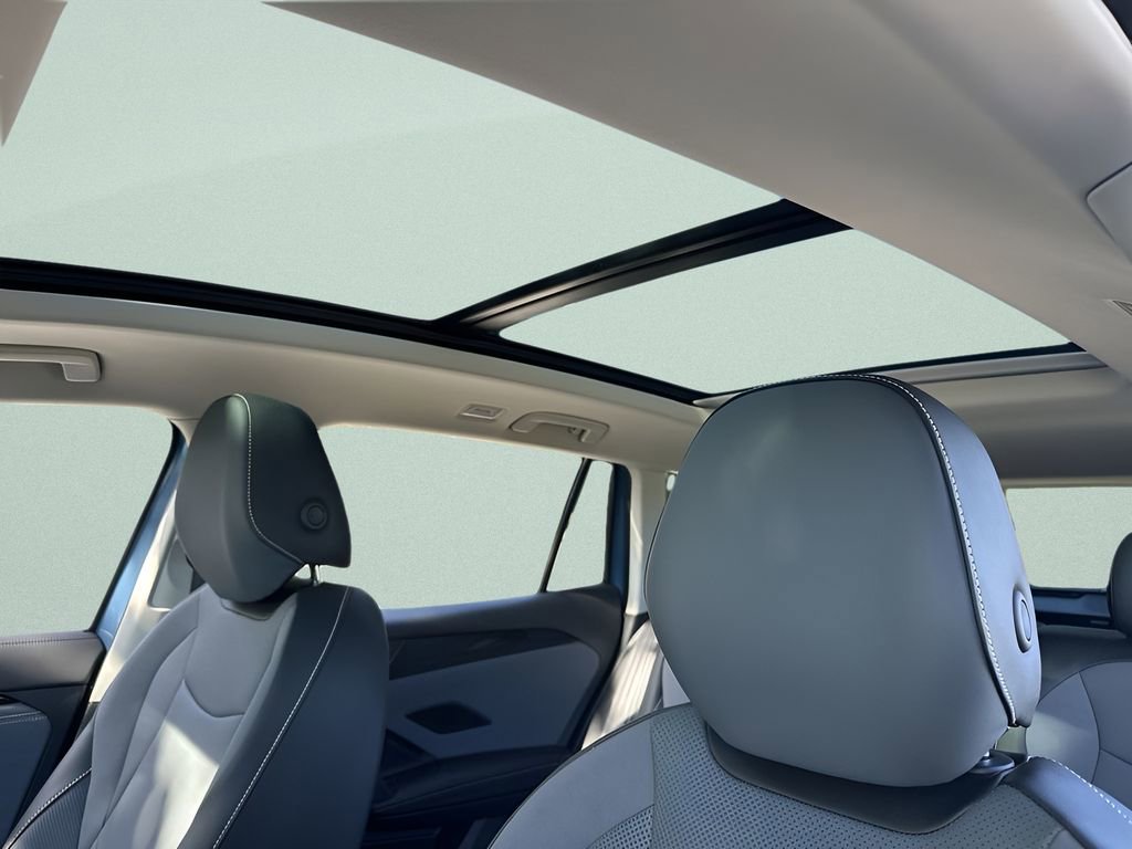 New 2026 Volkswagen Tiguan SE image 22