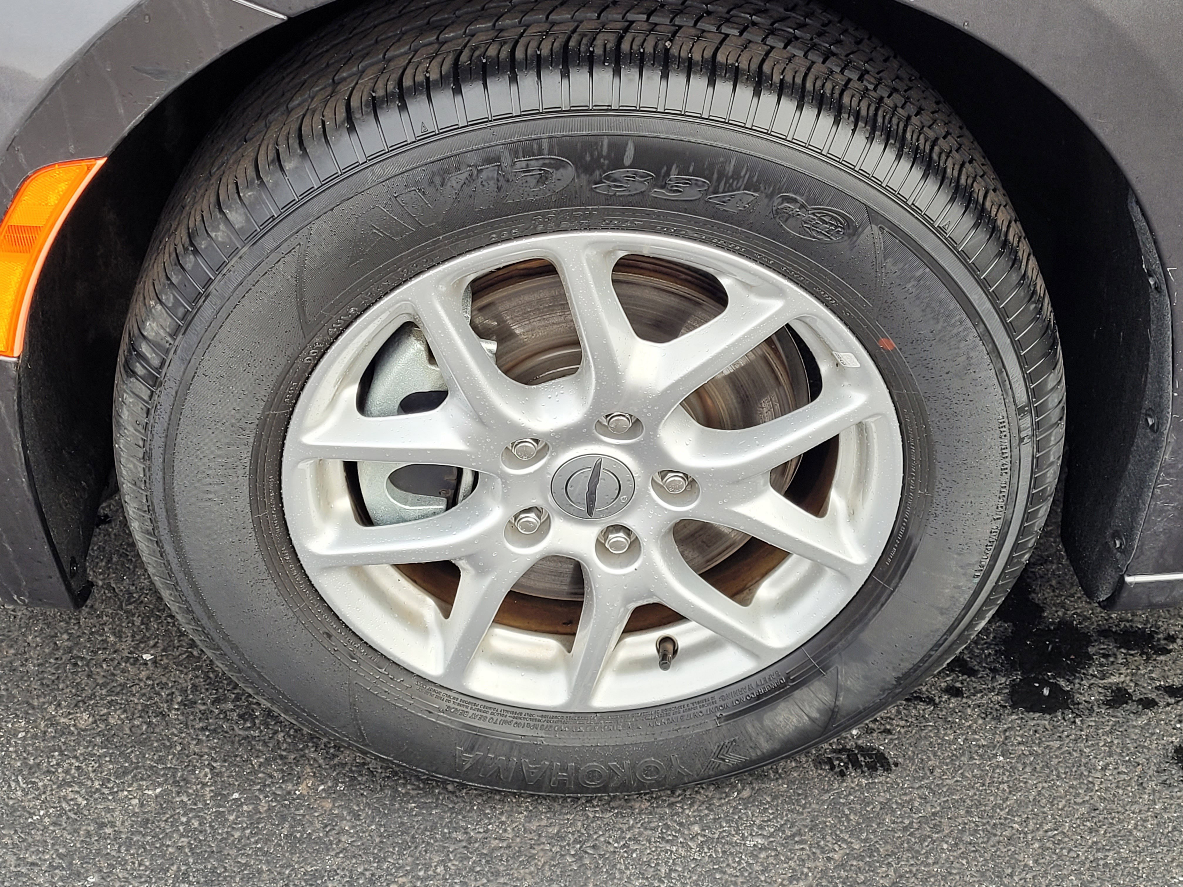 Used 2023 Chrysler Voyager LX image 10