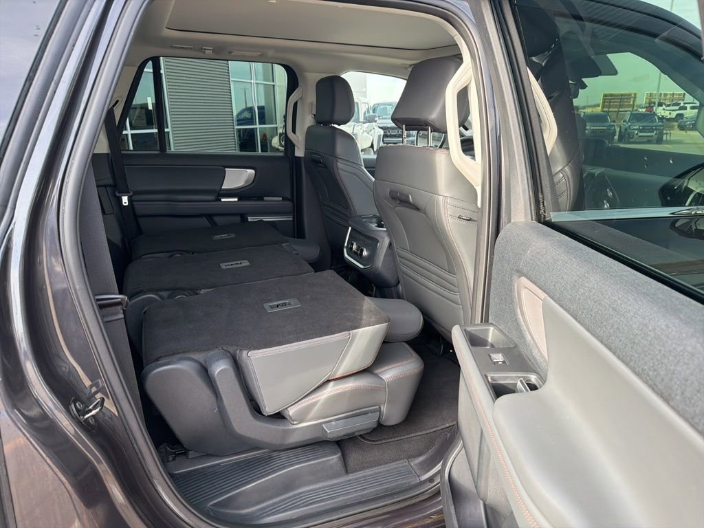 Used 2025 Ford Expedition Max Active AWD/4WD image 30