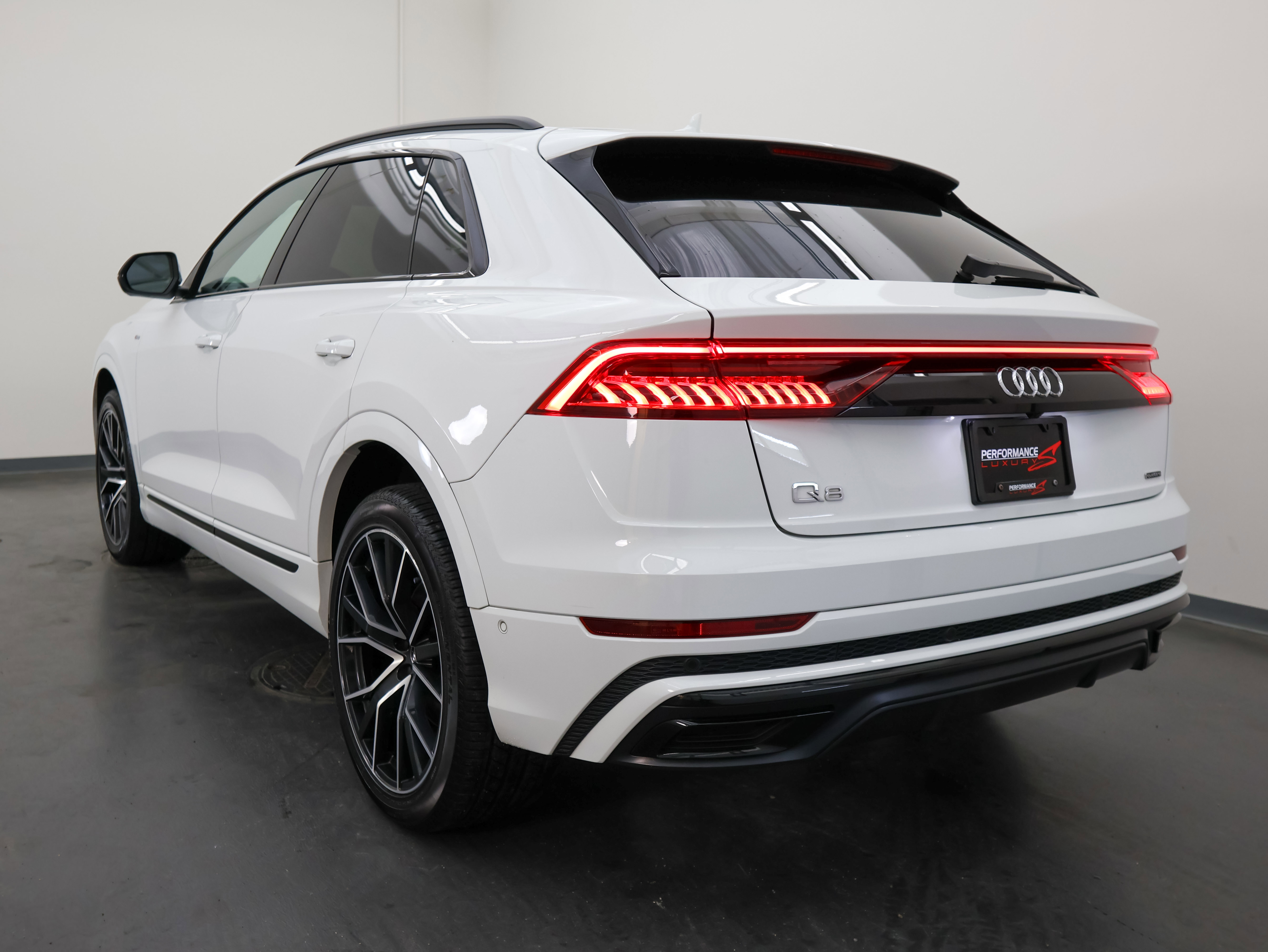 Used 2020 Audi Q8 Premium Plus w/ Premium Plus Package AWD/4WD image 5