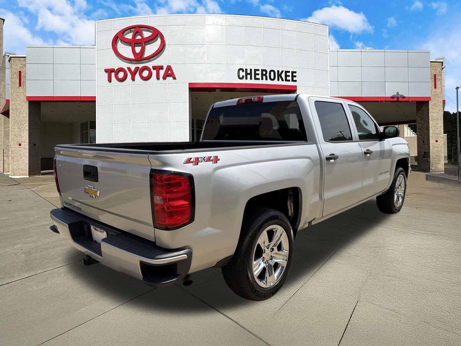 Used 2018 Chevrolet Silverado 1500 Custom w/ Custom Value Package AWD/4WD image 5
