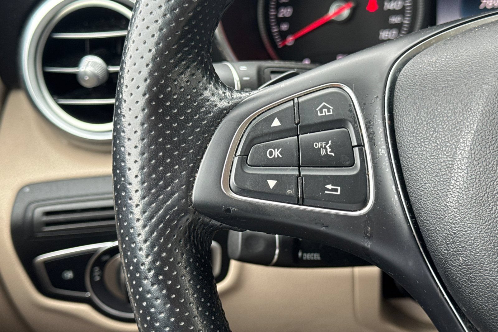 Used 2019 Mercedes-Benz GLC 300 4MATIC image 37