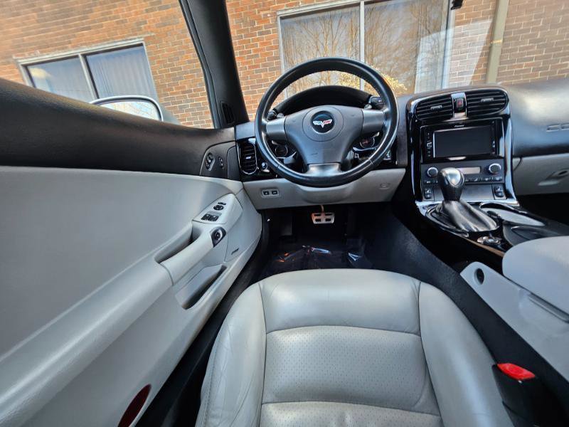 Used 2006 Chevrolet Corvette Coupe w/ Preferred Equipment Group image 2